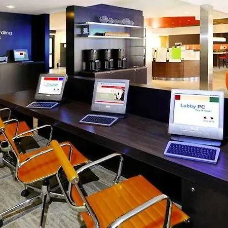 Courtyard By Marriott Phoenix Airport 