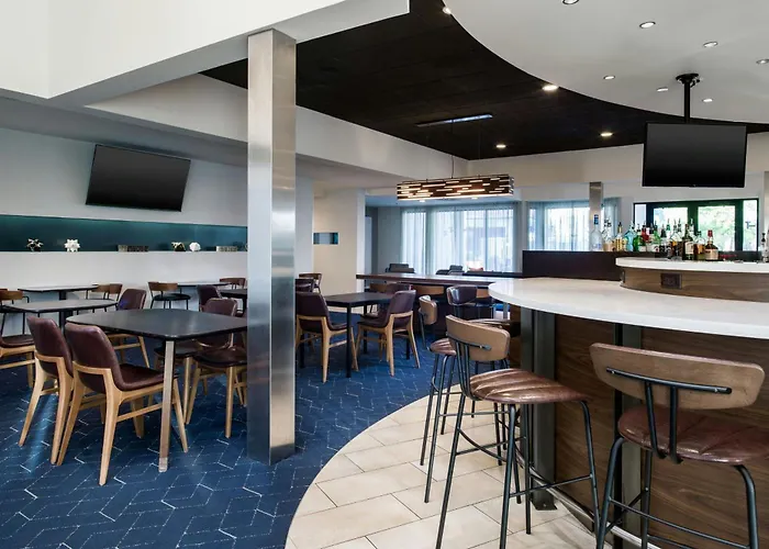 Courtyard By Marriott Phoenix Airport
