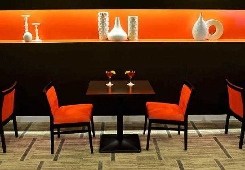 Courtyard By Marriott Airport Hotel Phoenix