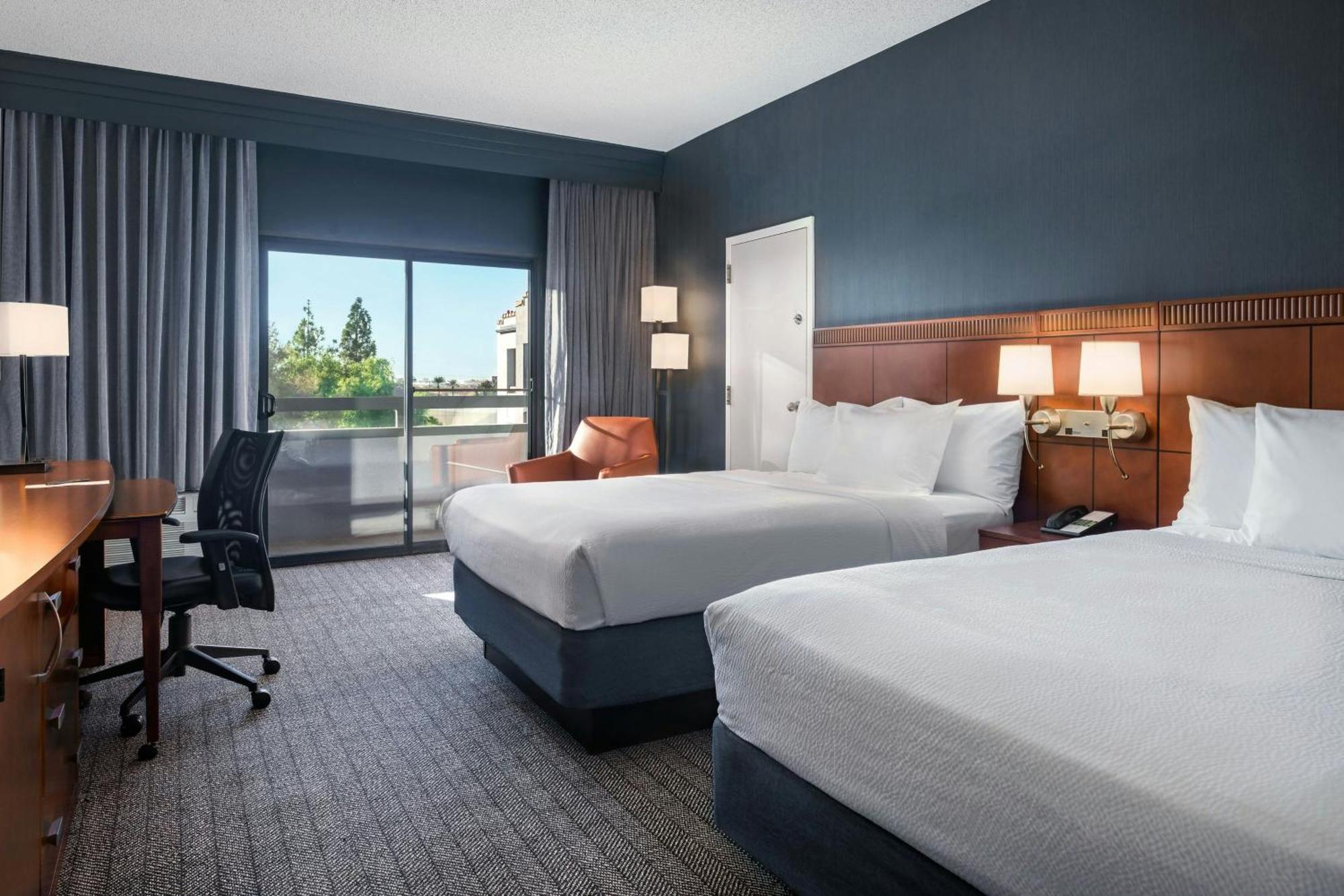 Courtyard By Marriott Airport Phoenix
